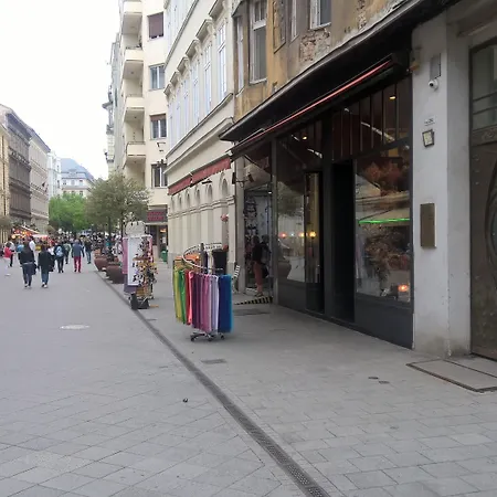 Vaci Street Downtown Daire Budapeşte