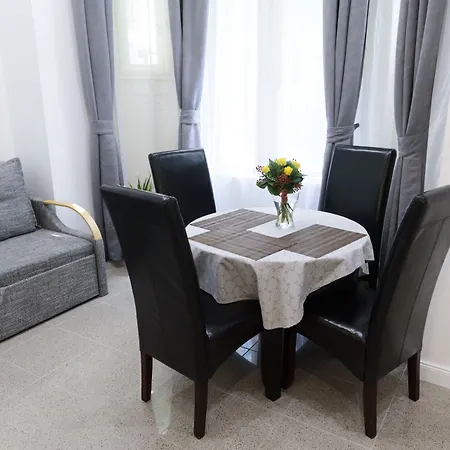 Vaci Street Downtown Apartment Budapest